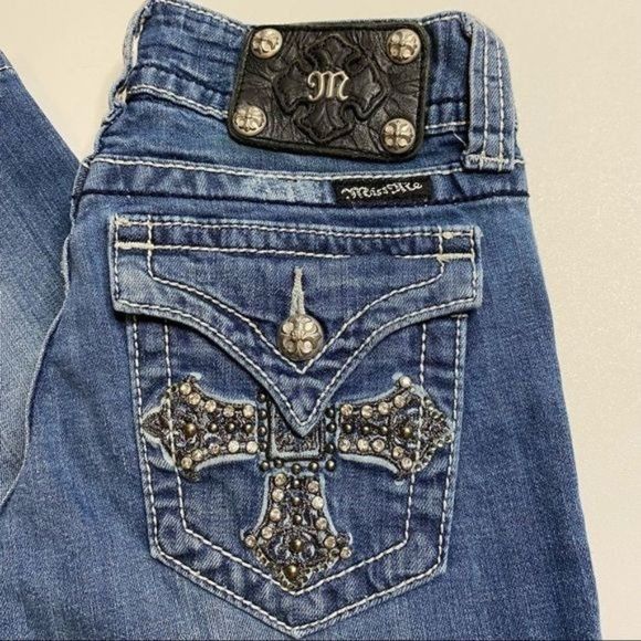 Miss Me Crop Capri Denim Jeans Dark Stone Wash Cross Flap Blue Rhinestone Sz 30 - Picture 1 of 10